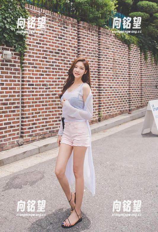 探索51app背后的秘密：如何轻松获取最全吃瓜资源，成为社交圈的热点！
