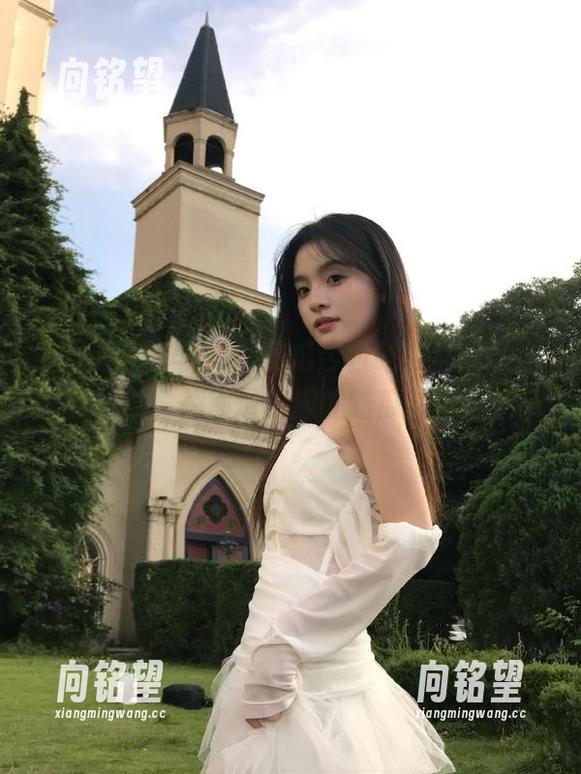 与“51吃瓜今日吃瓜必吃”链接一起，解锁最有趣的吃瓜新体验！