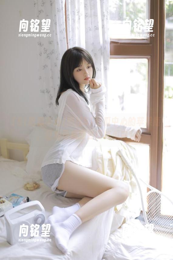 通过51吃瓜中心的苹果版，轻松导航到热门吃瓜内容