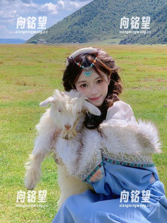 在r718.sx上，体验免费吃瓜乐趣，和我一起分享八卦吧！