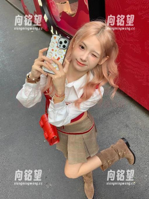 在91吃瓜群众苹果版上，观看热门话题，乐趣佳品等你来嗨！
