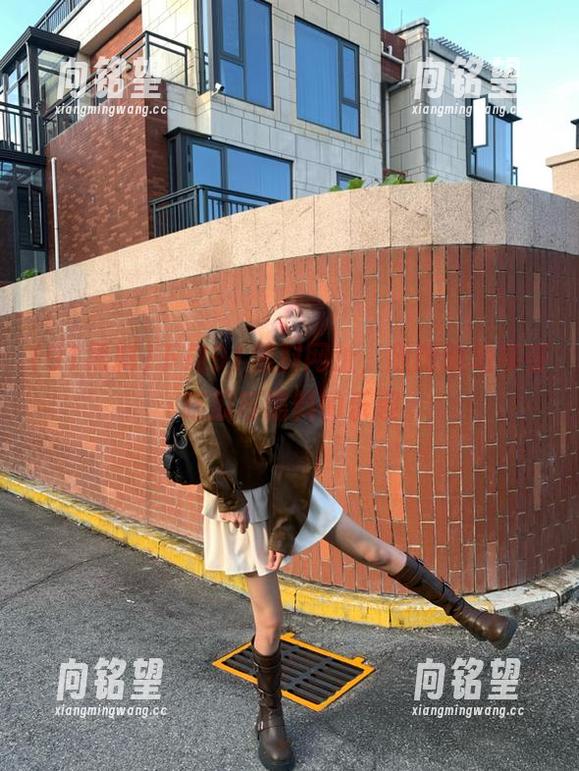 下载91黑料网址，随时随地享受吃瓜与黑料的乐趣