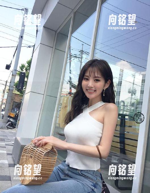 在hlw更新中，直达最新吃瓜趣闻，带你洞悉社会热点！
