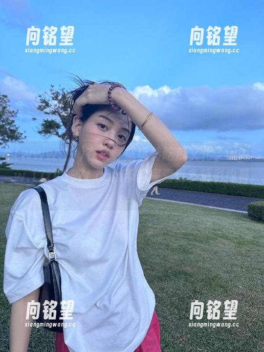 在线导航玩转吃瓜文化，www.17tk337t.com带你探索更多精彩内幕！