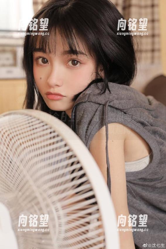 今日主页：五一吃瓜与娜娜分享那些令人瞩目的吃瓜趣闻