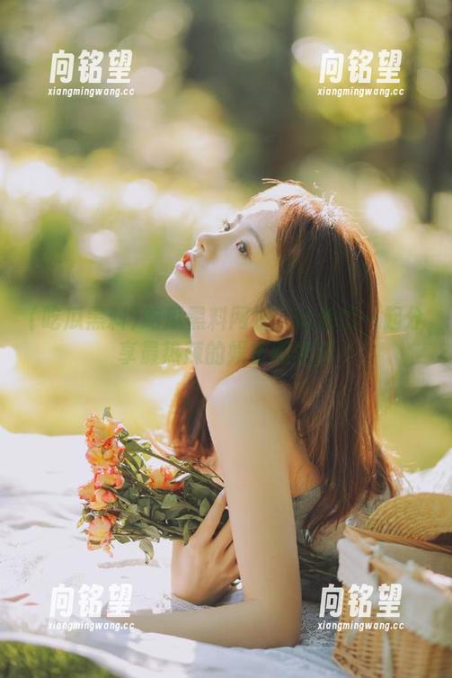 吃瓜黑料网站：让我们一起分享最热辣的娱乐圈黑料