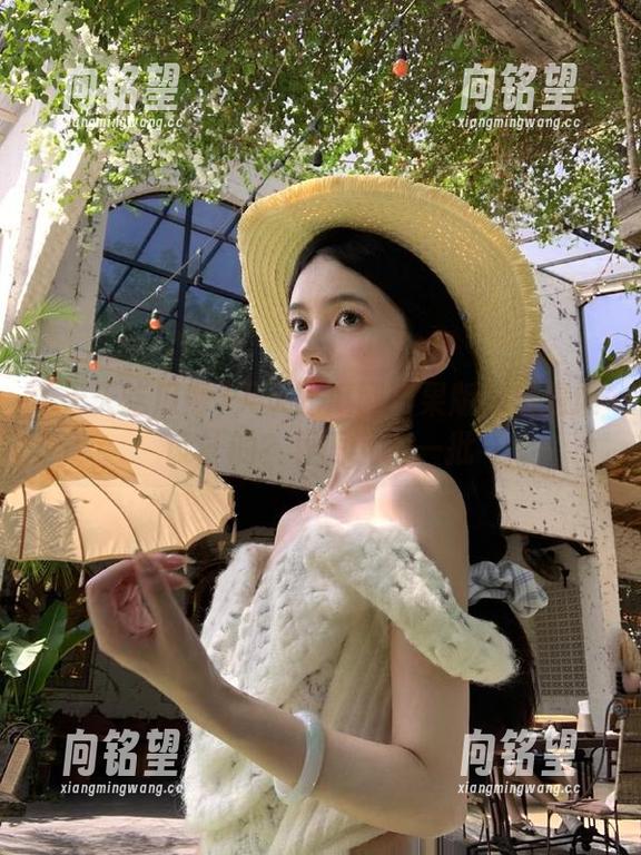 天天吃瓜网苹果版到底是谁设计的？界面乱得一批