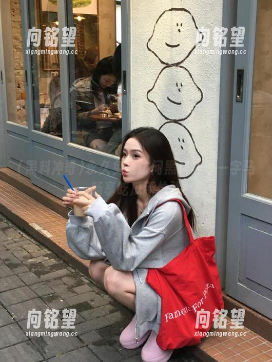 永久免费访问黑料冲哥一字马，畅享吃瓜新体验！