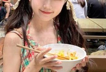 一起进入黑料社独家爆料，精彩视频入口不停歇为你奉上！