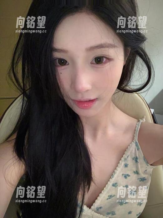 黑料网app下载苹果版，解锁娱乐圈各种黑料，让你成为真正的吃瓜群众！