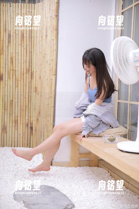 想知道更多内幕消息？下载黑料网今日体验不一样的吃瓜乐趣！