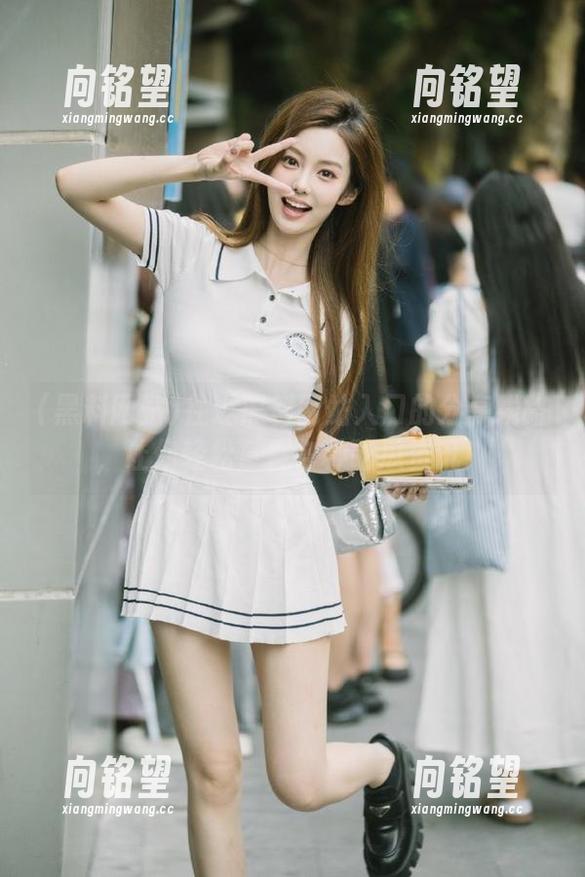黑料网站 往返黑料网站入口的分享线路,让你轻松掌握各种吃瓜资讯!
