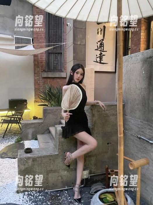 打开黑瓜吃料传送门，探索那些不为人知的热门话题与娱乐八卦